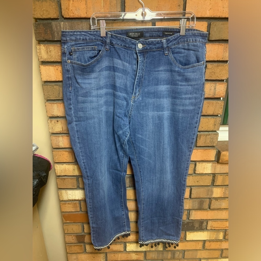 Judy Blue Straight Fit Denim Jean Capris with Pompom Fringe
